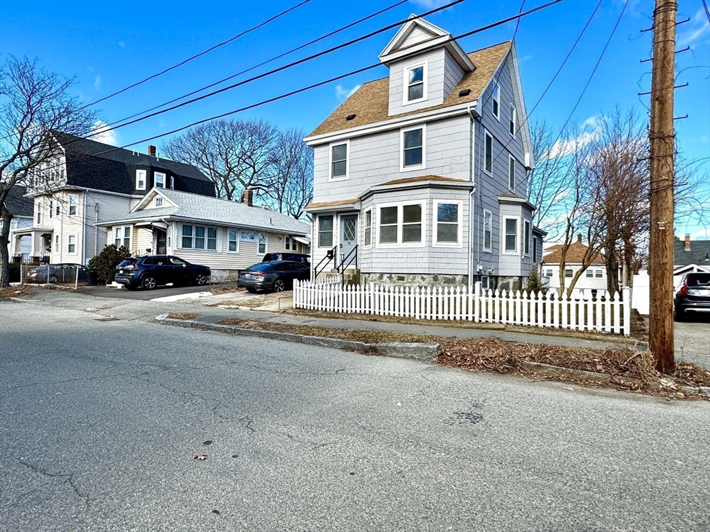 98 Safford St