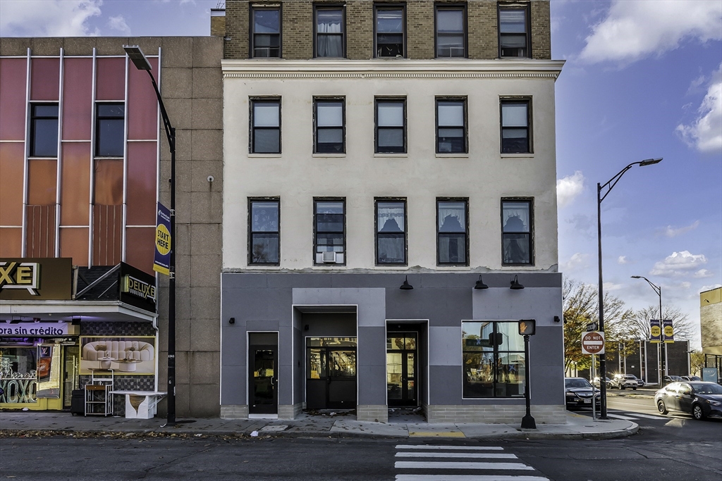 46 Amesbury St 2B
