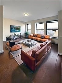 7 Main St 101