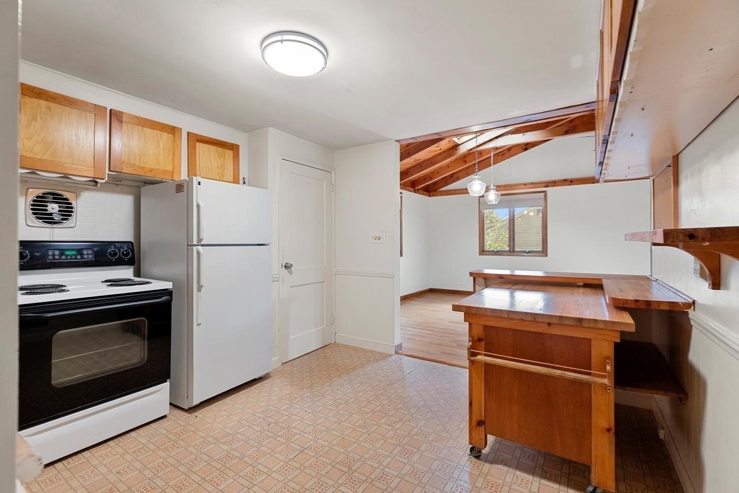 80 Temple Road, Waltham, MA Photo #17