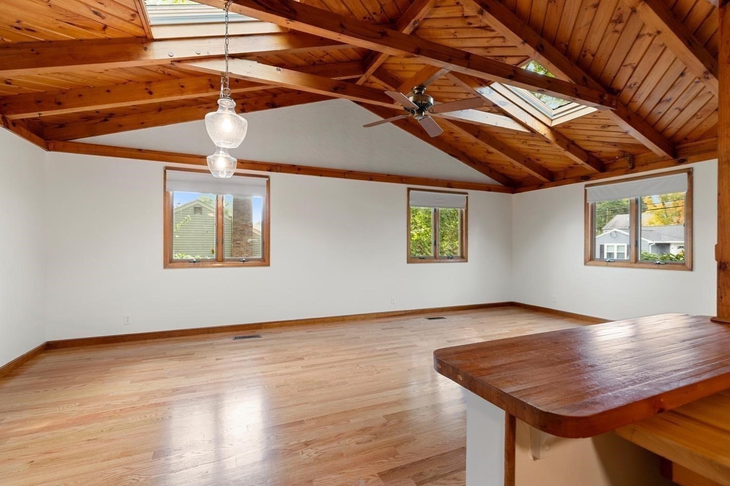 80 Temple Road, Waltham, MA Photo #14