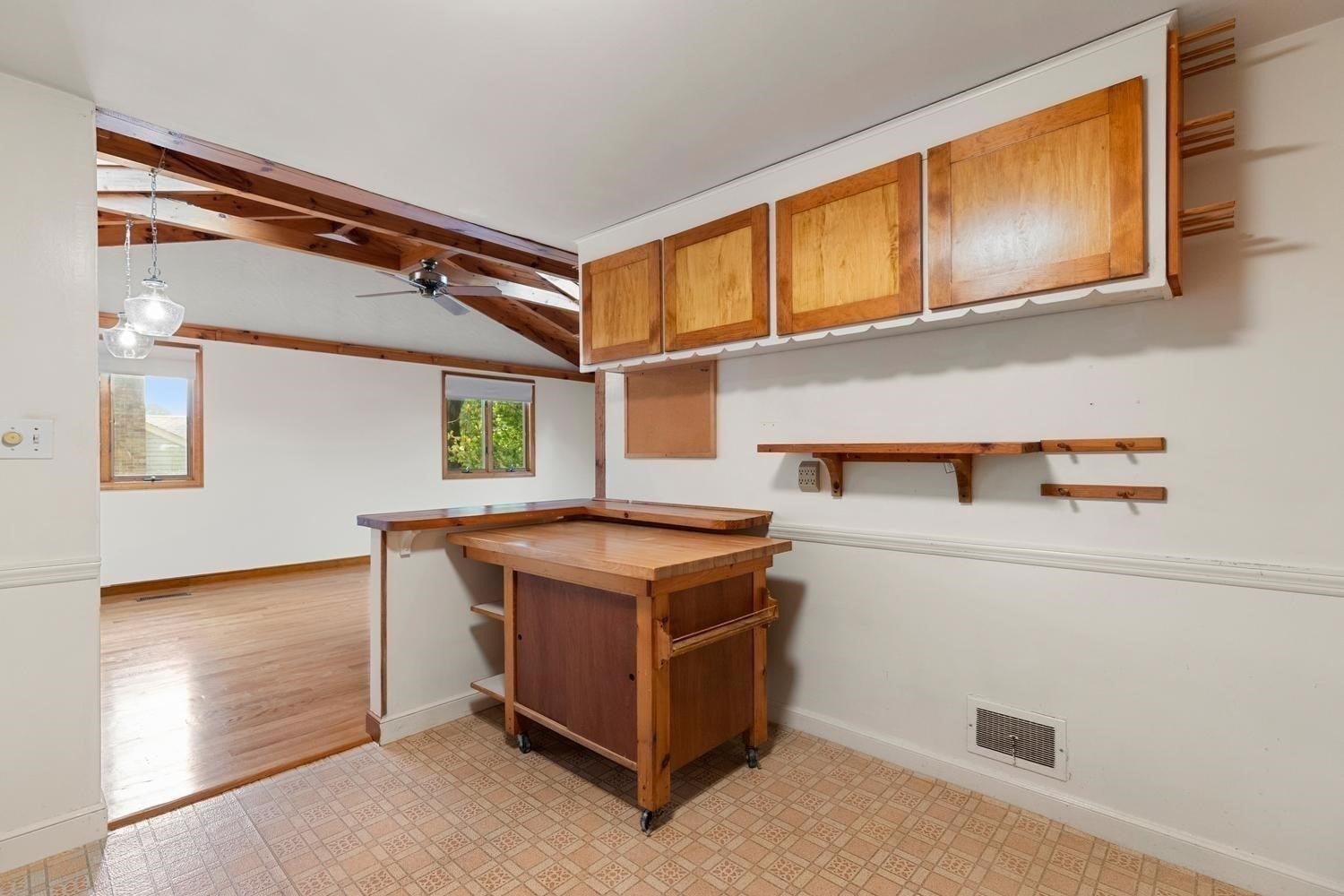 80 Temple Road, Waltham, MA Photo #16