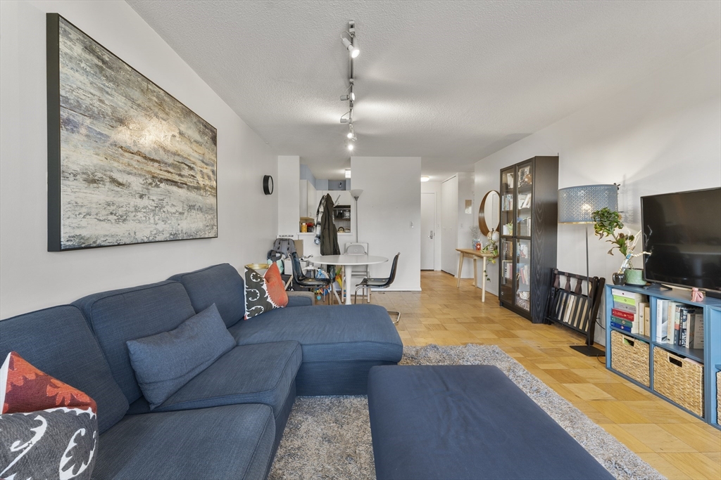 151 Tremont St 19T