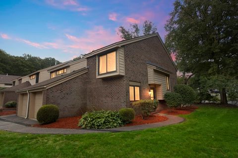 18 Cherrywood Dr 18 Stoughton MA 02072