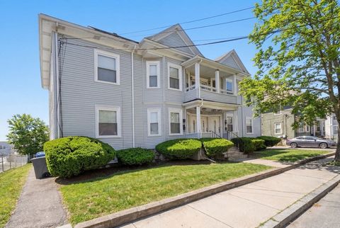Photo of 215 Ash St #3, Waltham, MA 02453 (MLS # 73472867)