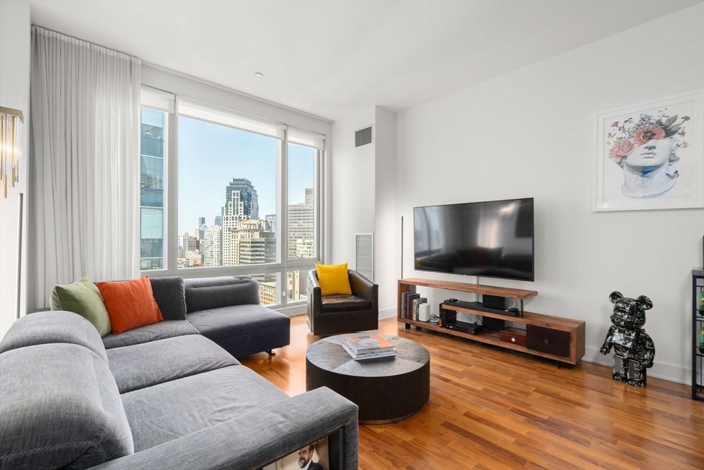 500 Atlantic Ave 21M