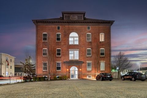 Photo of 39 Webster St #204, Pawtucket, RI 02860 (MLS # 73464078)