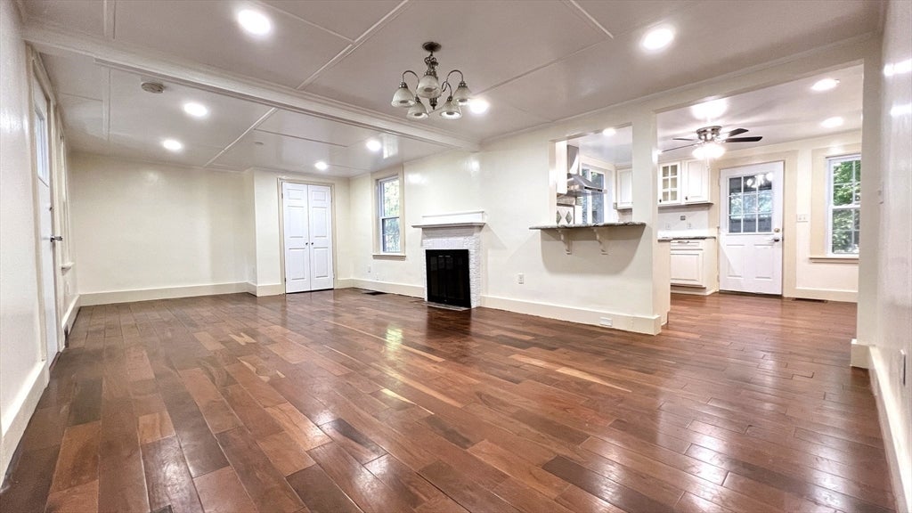6 Oakland Circle
