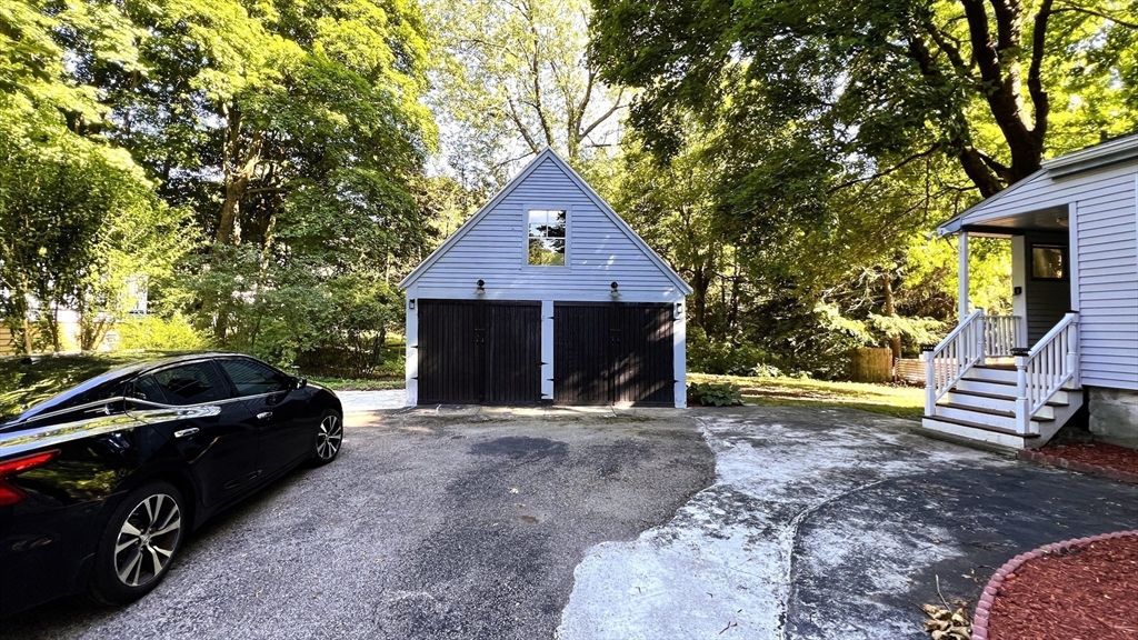 6 Oakland Circle