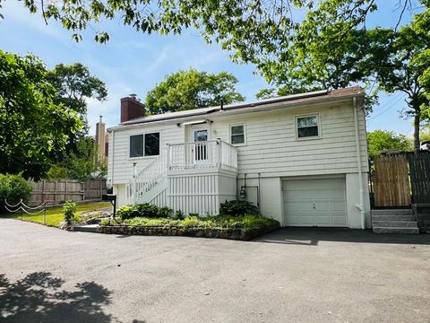 Photo of 16 Ridge Ave, Lynn, MA 01905 (MLS # 73532418)