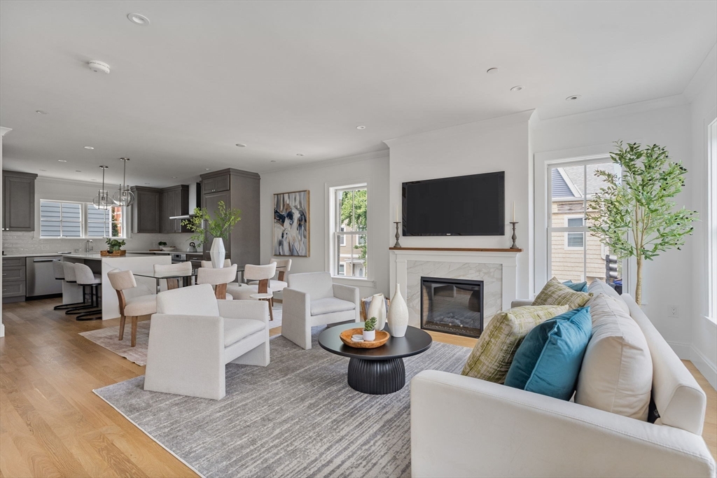 251 West Third St 251
