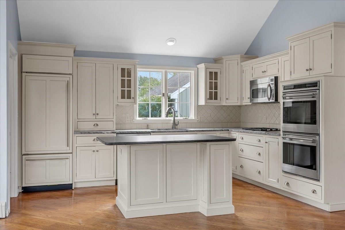 10 Floret Cir #10, Hingham, MA Photo #3