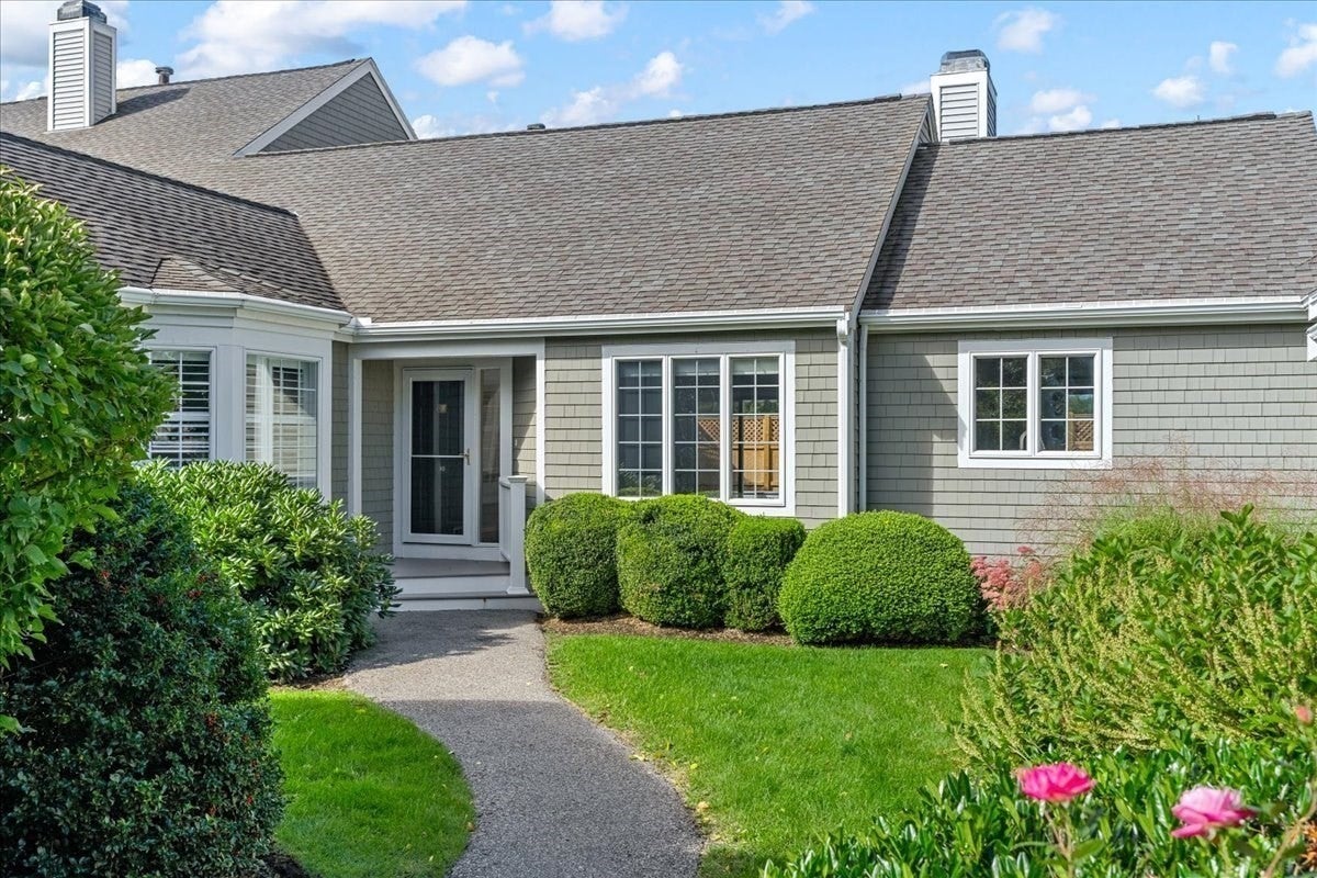 10 Floret Cir #10, Hingham, MA Photo #2
