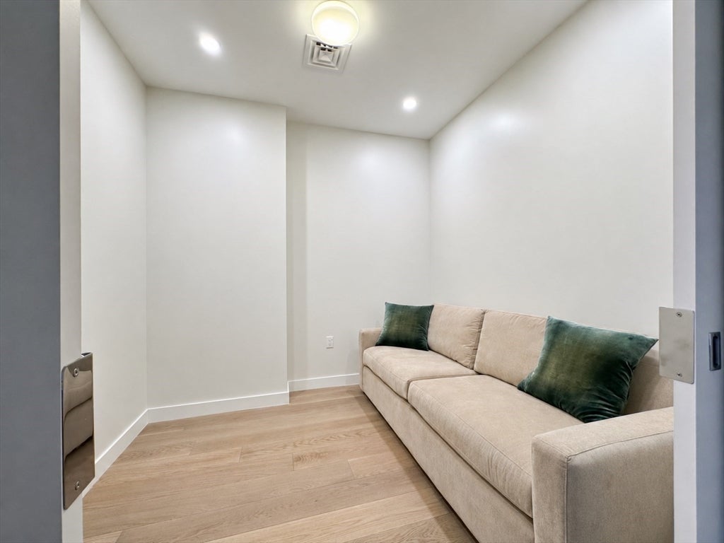 188 Brookline Ave #26H, Boston, MA, 188 Brookline Ave #26H, Boston, MA Photo #11