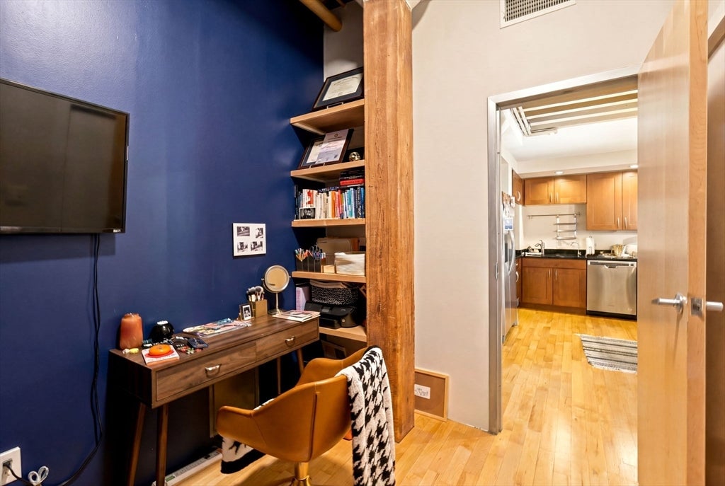 111 Beach ST #3-B, Boston, MA Photo #24