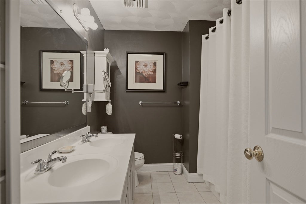 5239 N Main St #18, Fall River, MA, 5239 N Main St #18, Fall River, MA Photo #21