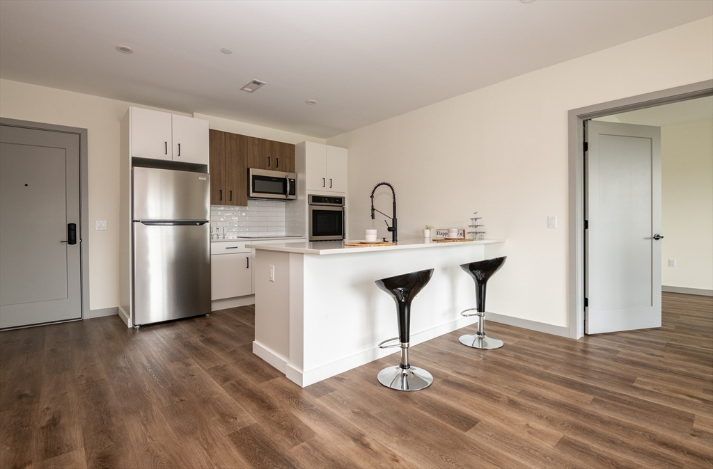 203 Lowell St. 206