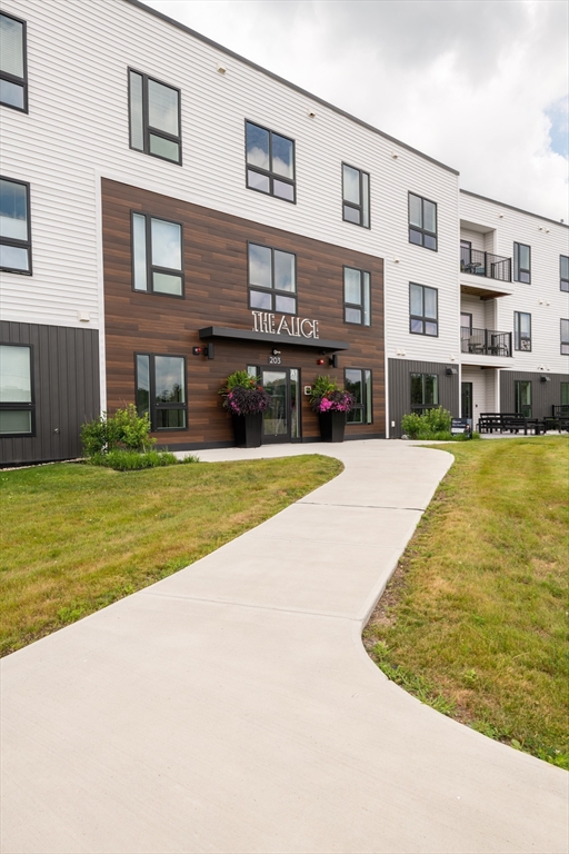 203 Lowell St. 206