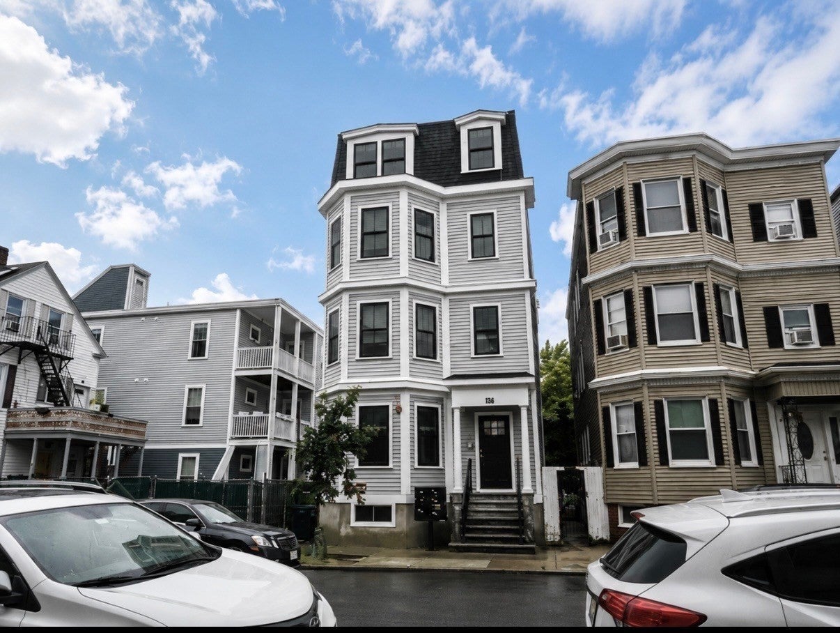 303 Maverick ST