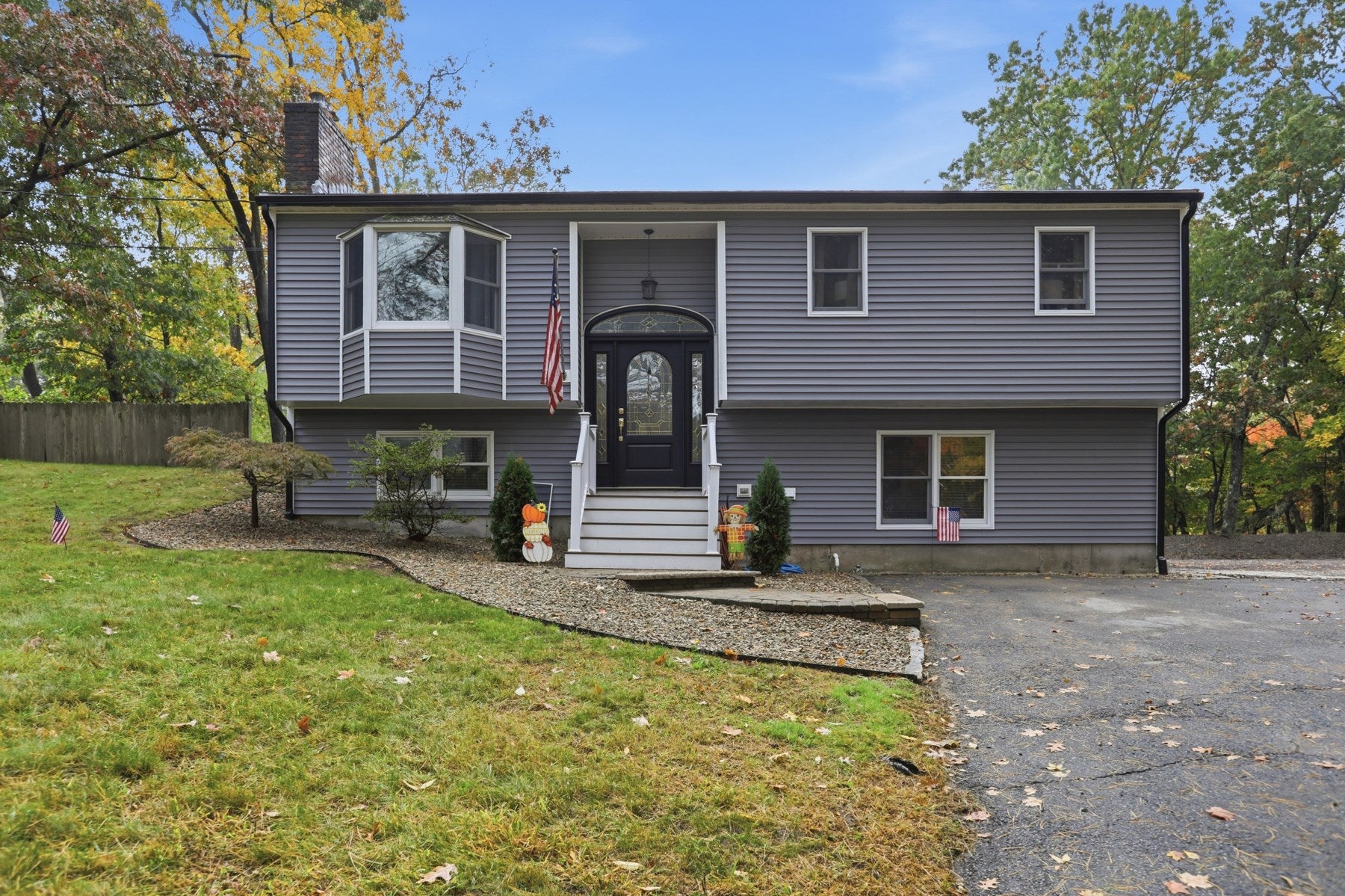 213 North St, Georgetown, MA Photo #2
