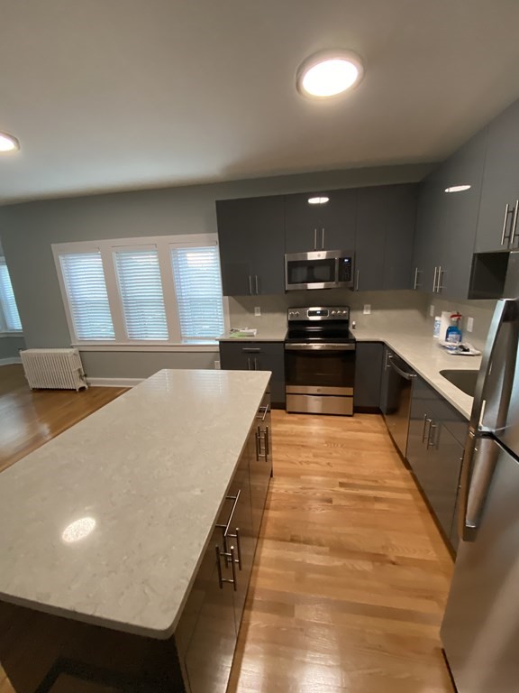 3 Englewood Avenue 10