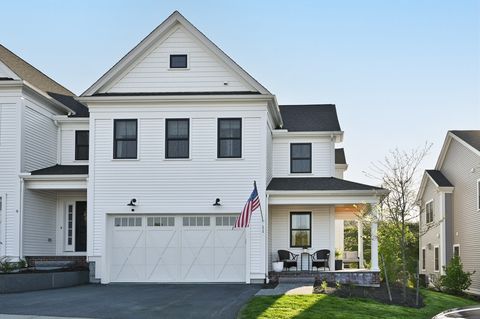 11 Bailey Pond Ln 11 Amesbury MA 01913