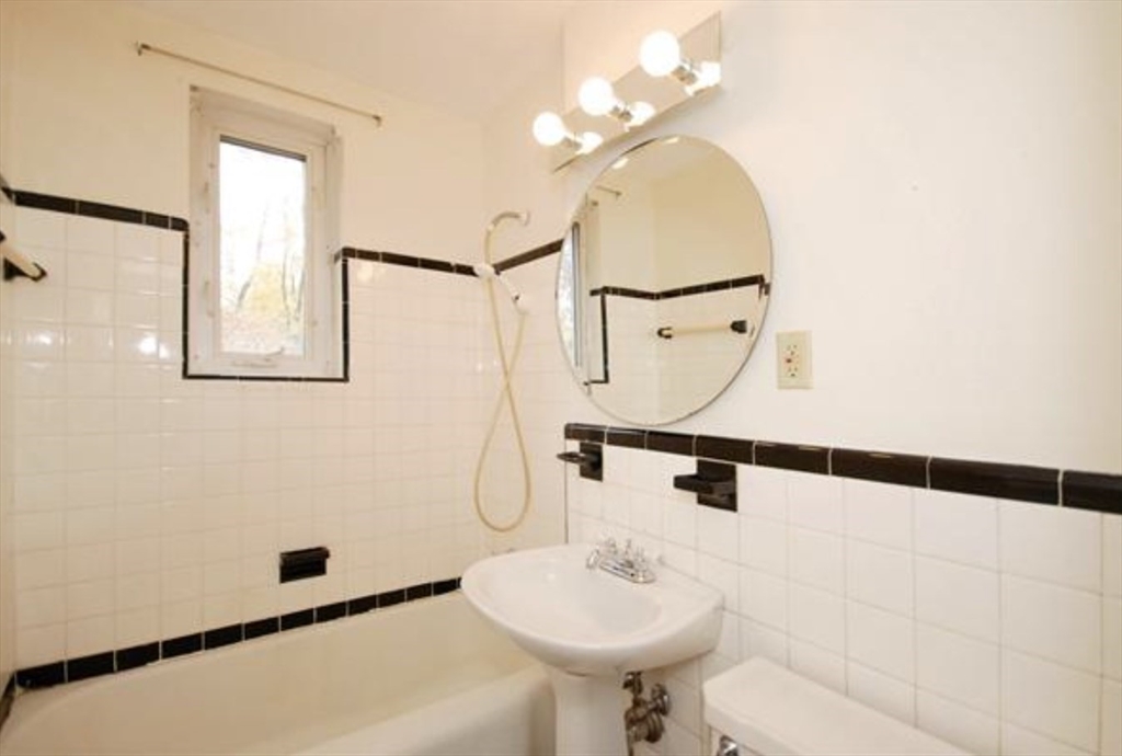 150 Beaconsfield Road #1, Brookline, MA Photo #6