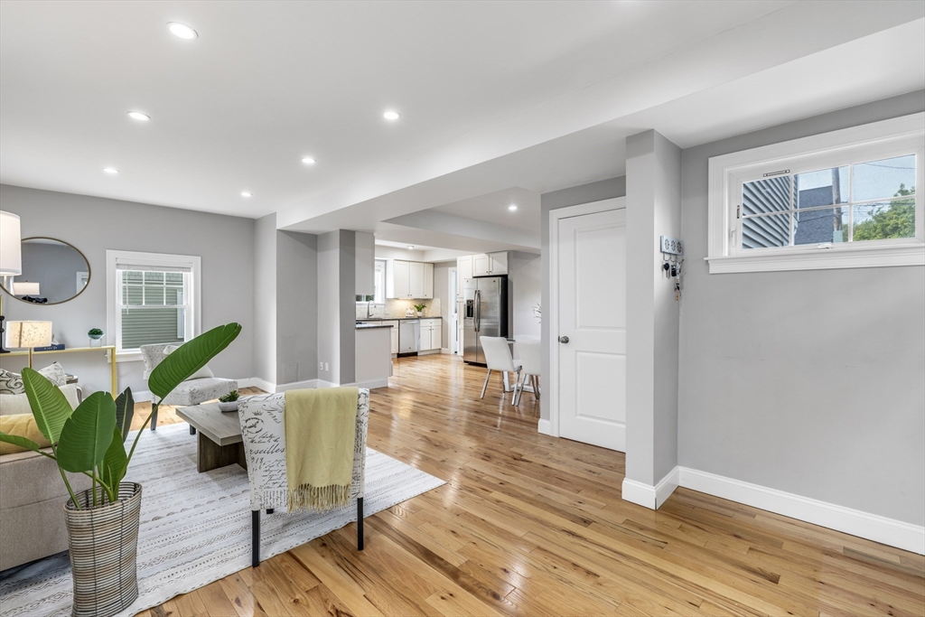 18 Hemingway St.,