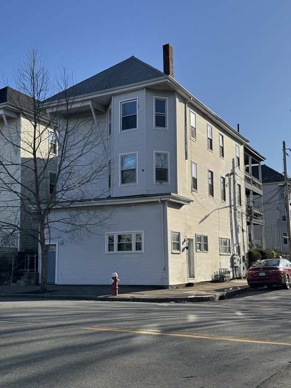717-719 Brock Ave