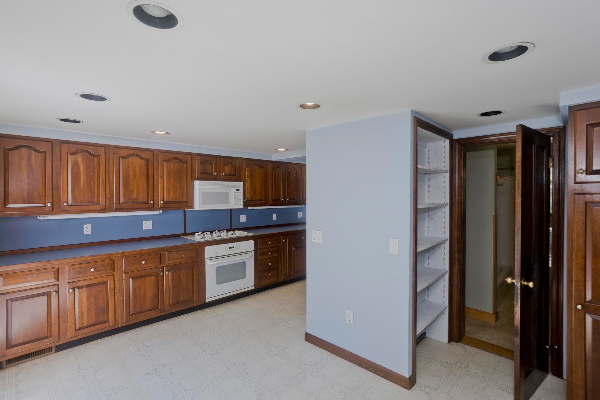 54 Ryan Rd, Northampton, MA Photo #8