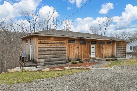 22 Woodbury St Gloucester MA 01930