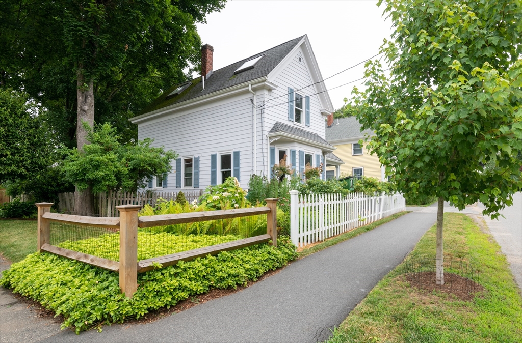 121 Linden St