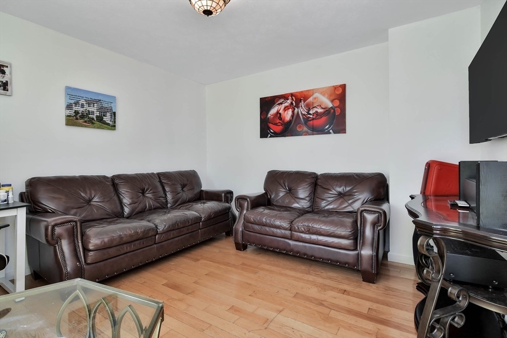 109 Macintosh Ln