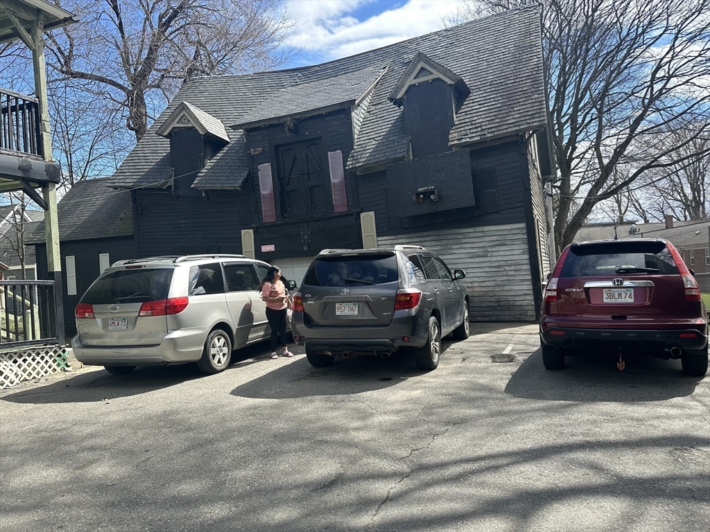 39 Woodland St