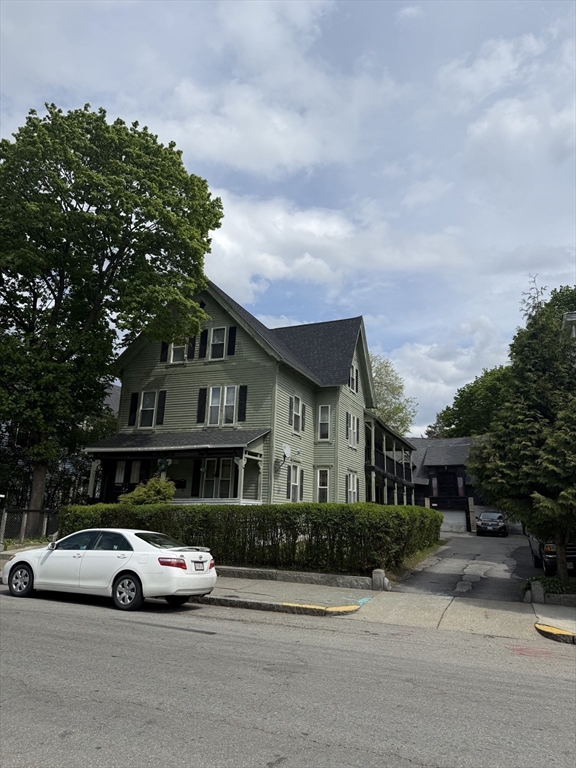 39 Woodland St