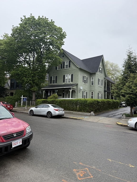 39 Woodland St