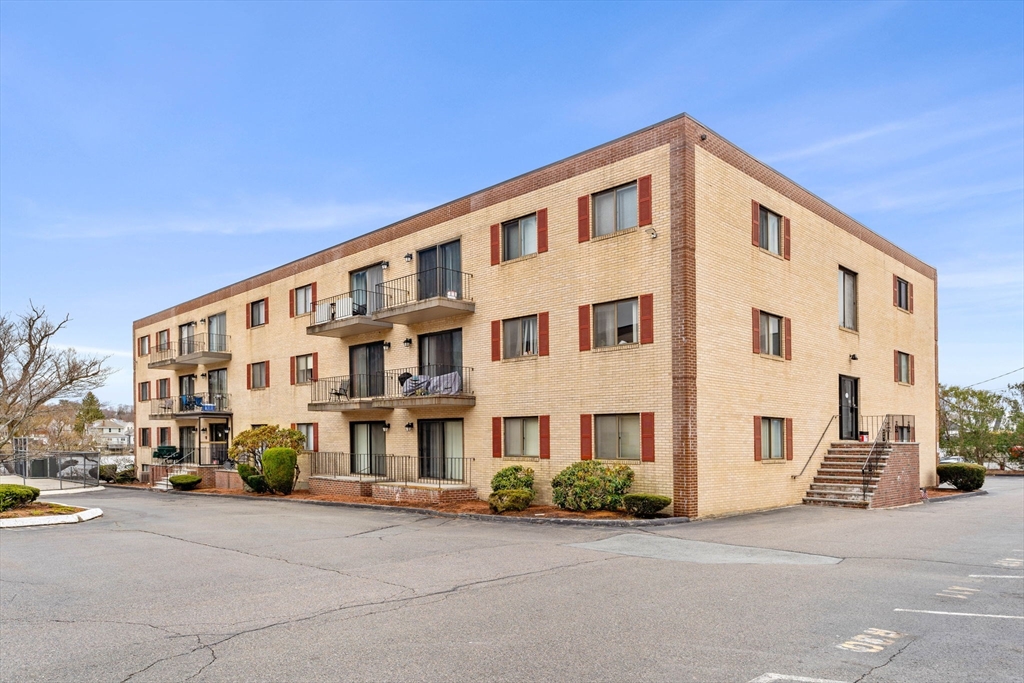 404 Broadway 208
