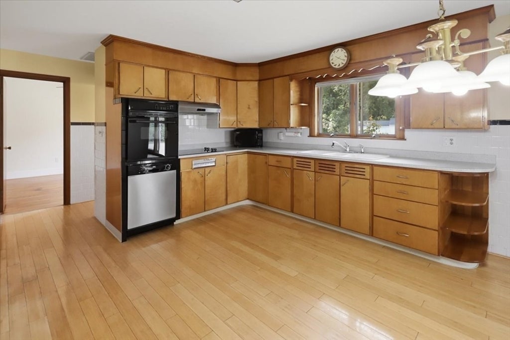 18 Picard Court, Swansea, MA Photo #8