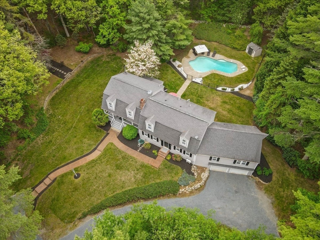 46 King St