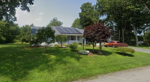 12 Holiday Dr Fairhaven MA 02719