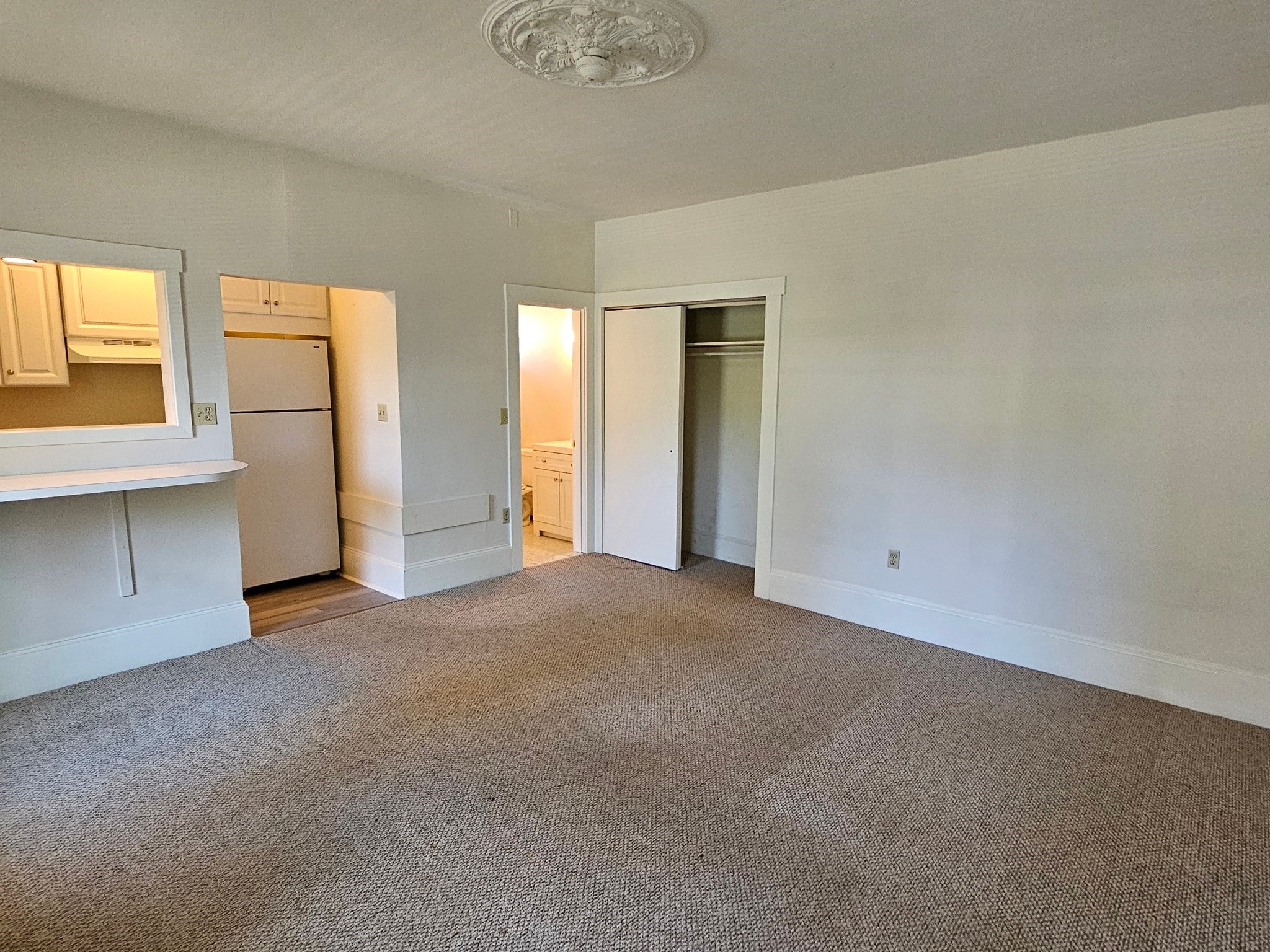 40 East Main St 1F