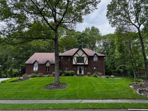 15 Saxon Ln Shrewsbury MA 01545