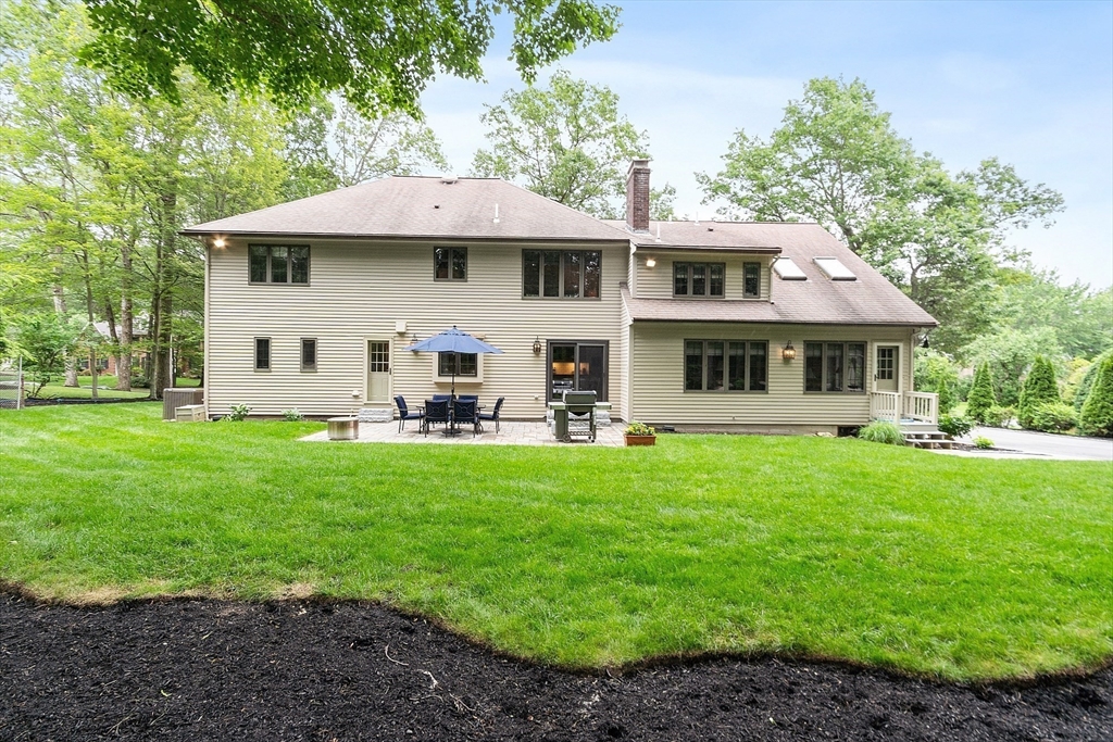 15 Saxon Ln