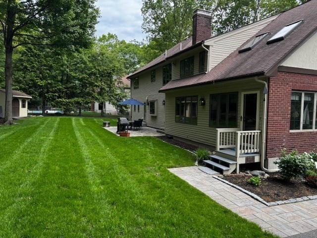 15 Saxon Ln