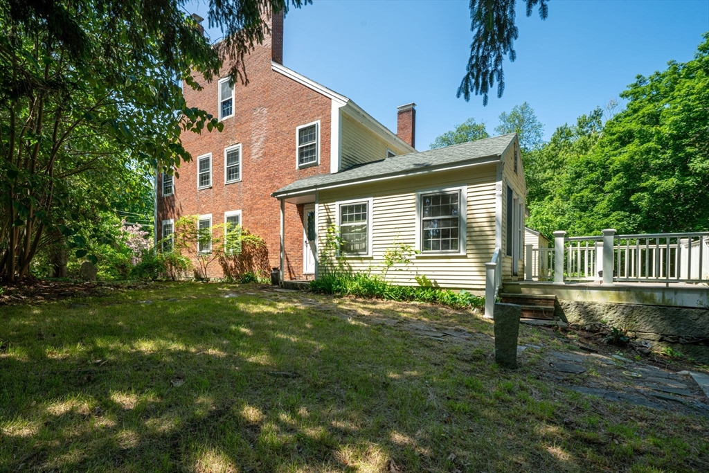 25 Pine St