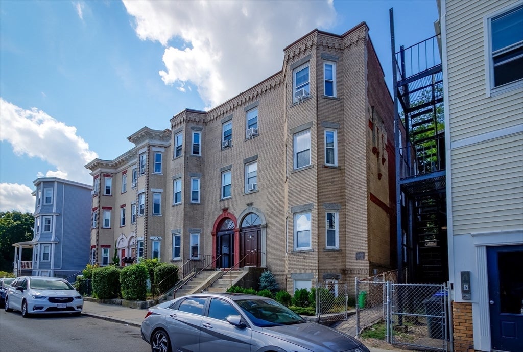 9 Forbes St