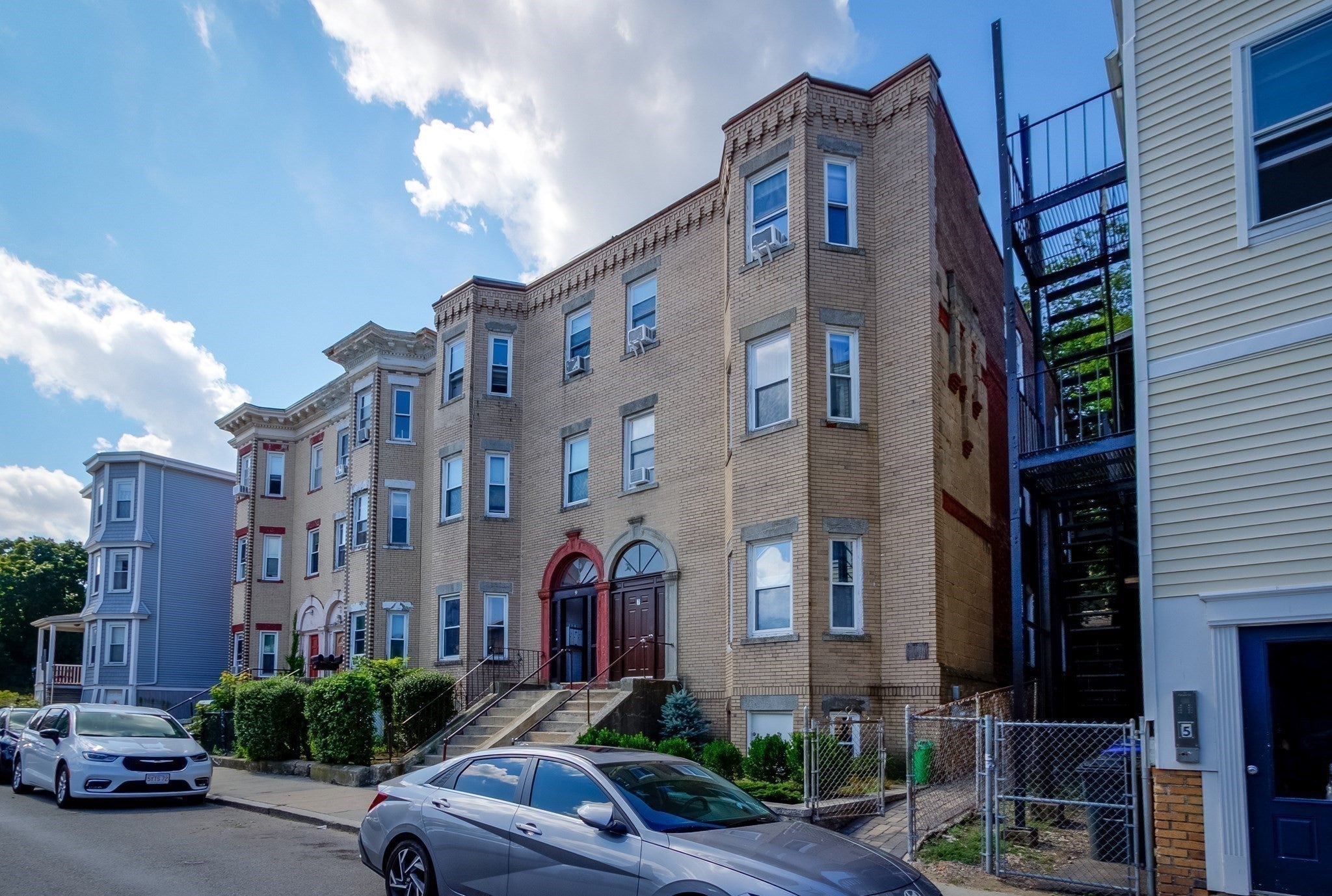 9 Forbes St