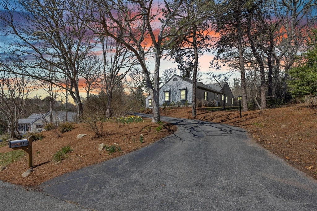 52 Clubhouse Dr