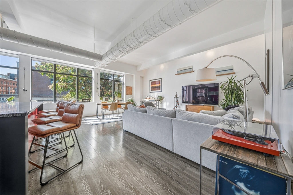 1180-1200 Washington St 215