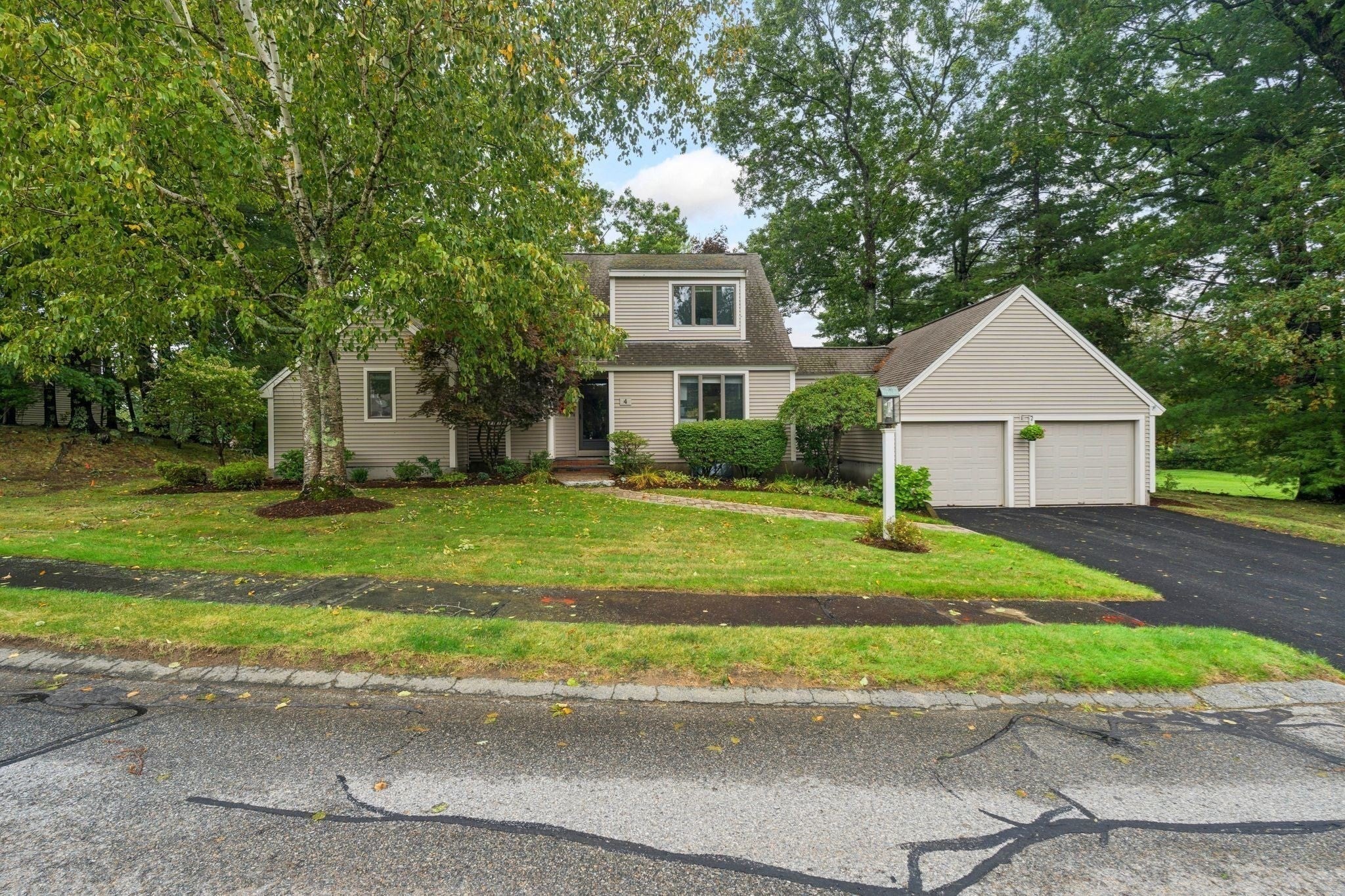Photo of 4 Cleek Court, North Reading, MA